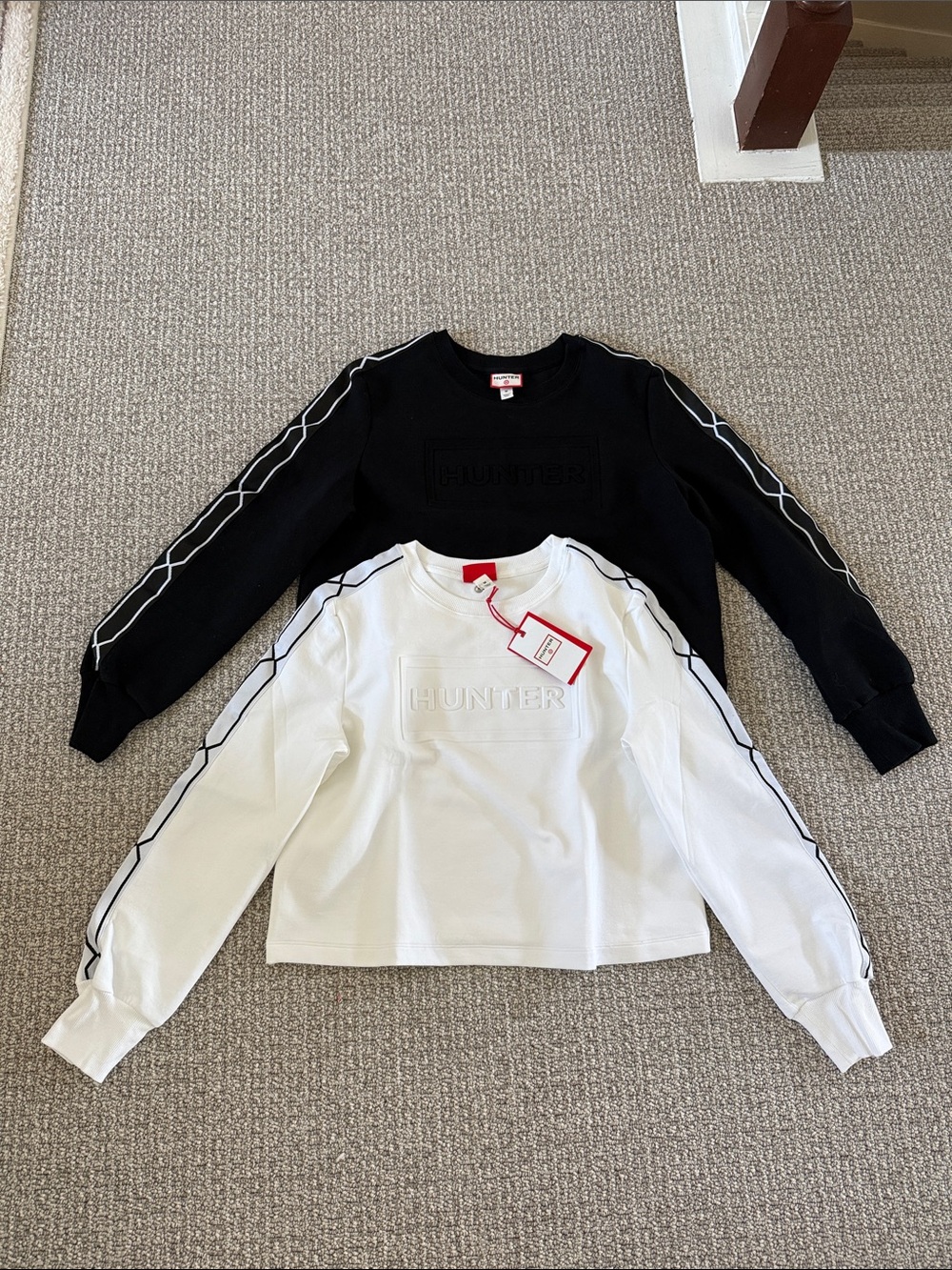 2 New Hunter Black White Crop Tops M Shirt